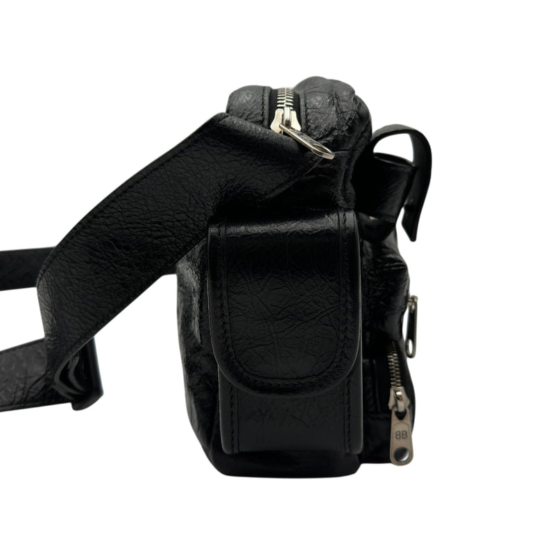 バレンシアガ BALENCIAGA スーパービジーカメラバッグ 829068 ブラック