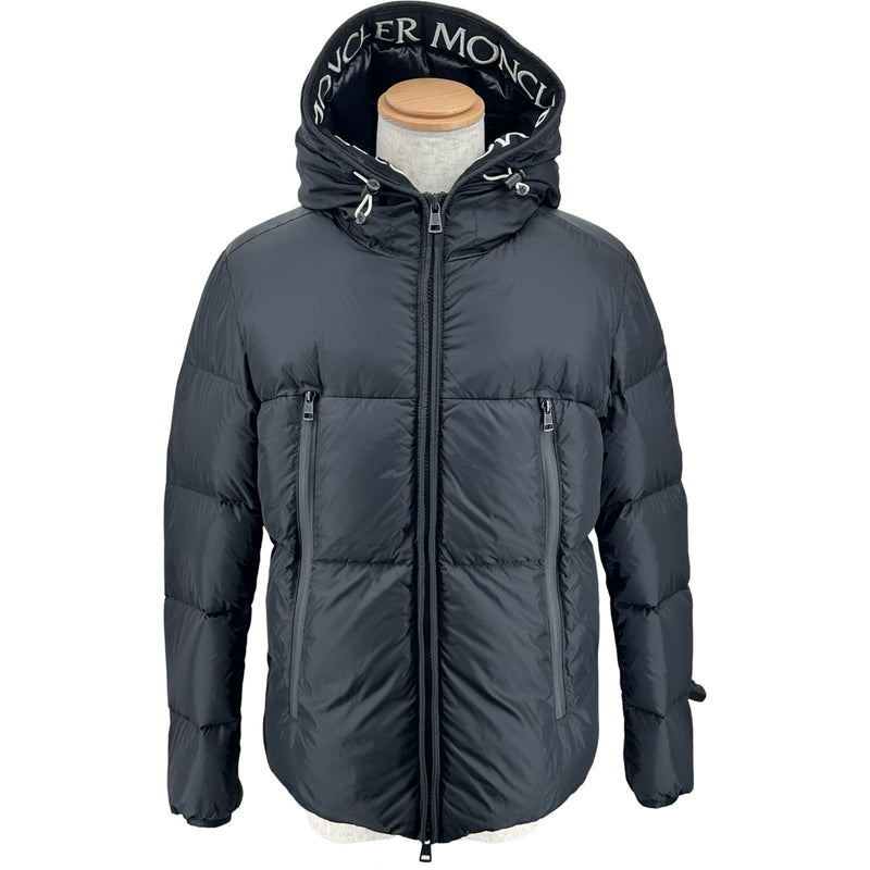 ［新品同様］モンクレール　ダウンジャケット　ブラック　サイズ3 モンクレール MONCLER MONTCLA ダウンジャケット ブラック ナイロン
