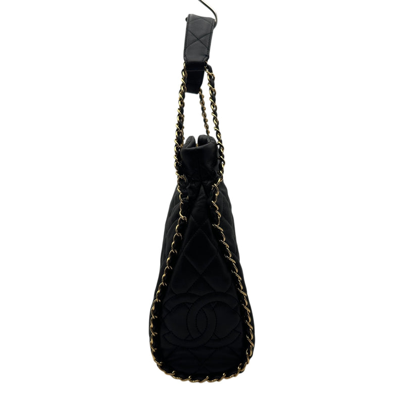 シャネル CHANEL マトラッセ チェーンホーボーバッグ 14番台 ブラック