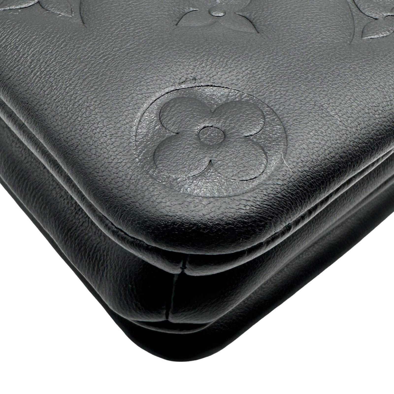 ルイ・ヴィトン LOUIS VUITTON ポシェット・クッサン M82116 ブラック
