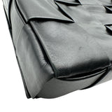 ボッテガ・ヴェネタ BOTTEGA VENETA カセット ショルダーバッグ 667298 ブラック レザー レディース ウエストバッグ