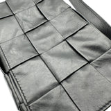 ボッテガ・ヴェネタ BOTTEGA VENETA カセット ショルダーバッグ 667298 ブラック レザー レディース ウエストバッグ