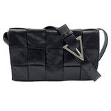 ボッテガ・ヴェネタ BOTTEGA VENETA カセット ショルダーバッグ 667298 ブラック レザー レディース ウエストバッグ