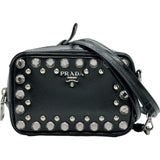 プラダ PRADA クリスタル スタッズ ミニカメラバッグ 1NF674 ブラック パテント レディース ショルダーバッグ