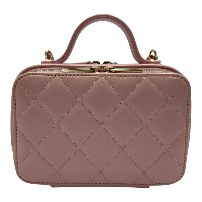 CHANEL　ヴァニティケース　ハンドバック　ショルダーバッグ ノベルティ シャネル CHANEL スモール ヴァニティケース ピンク シャイニーカーフ