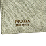 プラダ PRADA トライアングルロゴコンパクトウォレット 1MV021 ホワイト ゴールド金具 サフィアーノ レディース 二つ折り財布