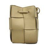 ボッテガ・ヴェネタ BOTTEGA VENETA カセット ミニクロスボディバケットバッグ 680217 ベージュ レザー レディース ショルダーバッグ
