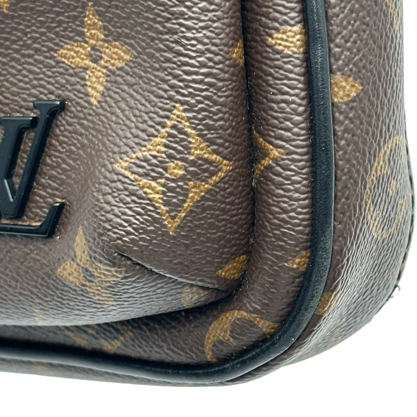 ルイ・ヴィトン LOUIS VUITTON アヴェニュー・スリングバッグ M46327