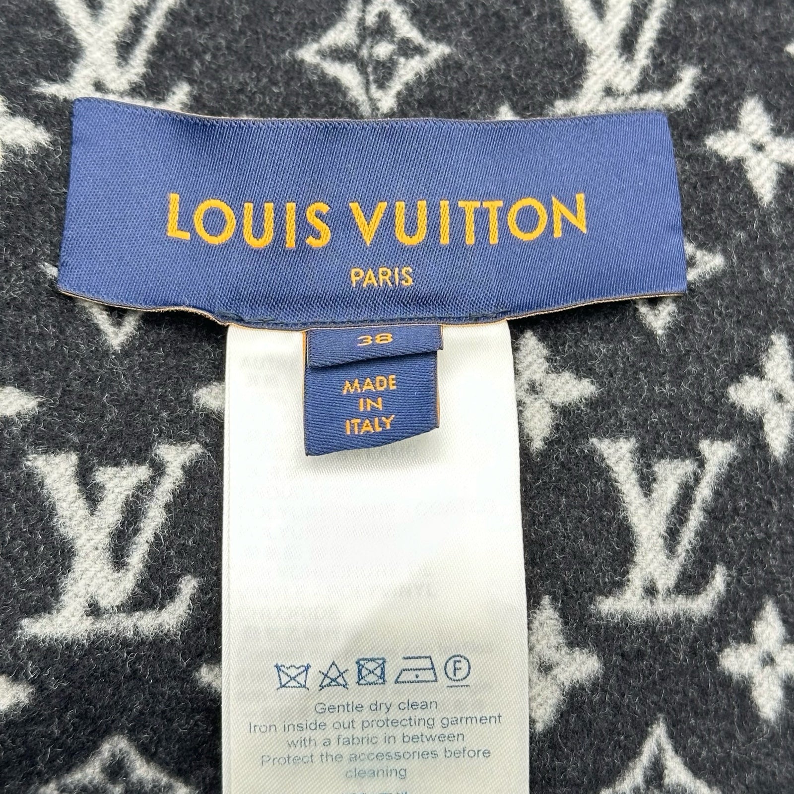 ルイ・ヴィトン LOUIS VUITTON モノグラム フーデッドポンチョ FICO17