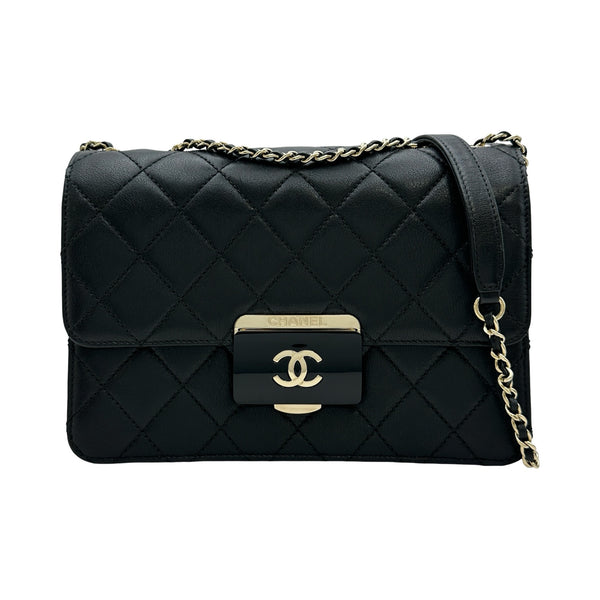 シャネル CHANEL マトラッセビューティーロックチェーンショルダー