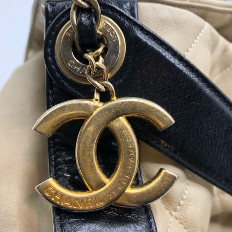 シャネル CHANEL マトラッセ2WAYトート ベージュ・ブラック×GD金具 ラム レディース トートバッグ