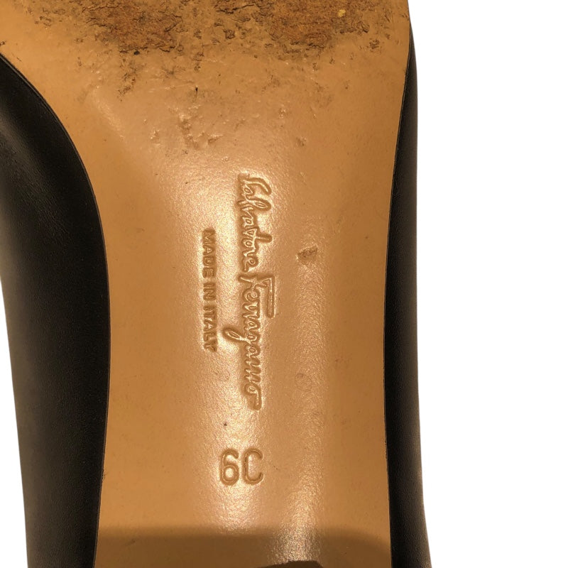 サルヴァトーレ・フェラガモ Salvatore Ferragamo ｳﾞｧﾗﾘﾎﾞﾝﾋｰﾙﾊﾟﾝﾌﾟｽ 30391 ブラック ﾚｻﾞｰ レディース パンプス