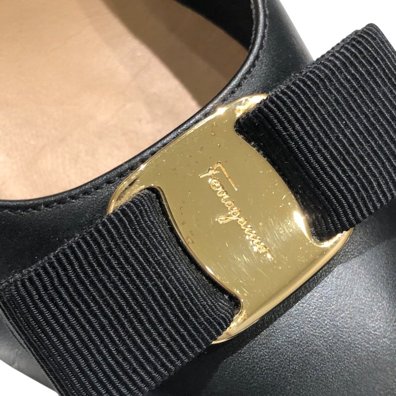 サルヴァトーレ・フェラガモ Salvatore Ferragamo ｳﾞｧﾗﾘﾎﾞﾝﾋｰﾙﾊﾟﾝﾌﾟｽ 30391 ブラック ﾚｻﾞｰ レディース パンプス