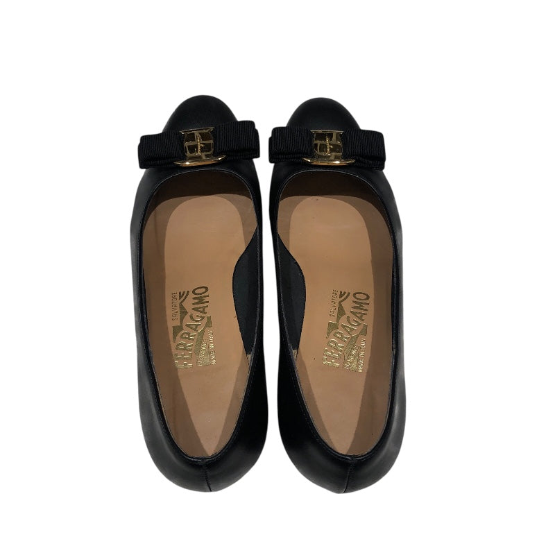 サルヴァトーレ・フェラガモ Salvatore Ferragamo ｳﾞｧﾗﾘﾎﾞﾝﾋｰﾙﾊﾟﾝﾌﾟｽ 30391 ブラック ﾚｻﾞｰ レディース パンプス