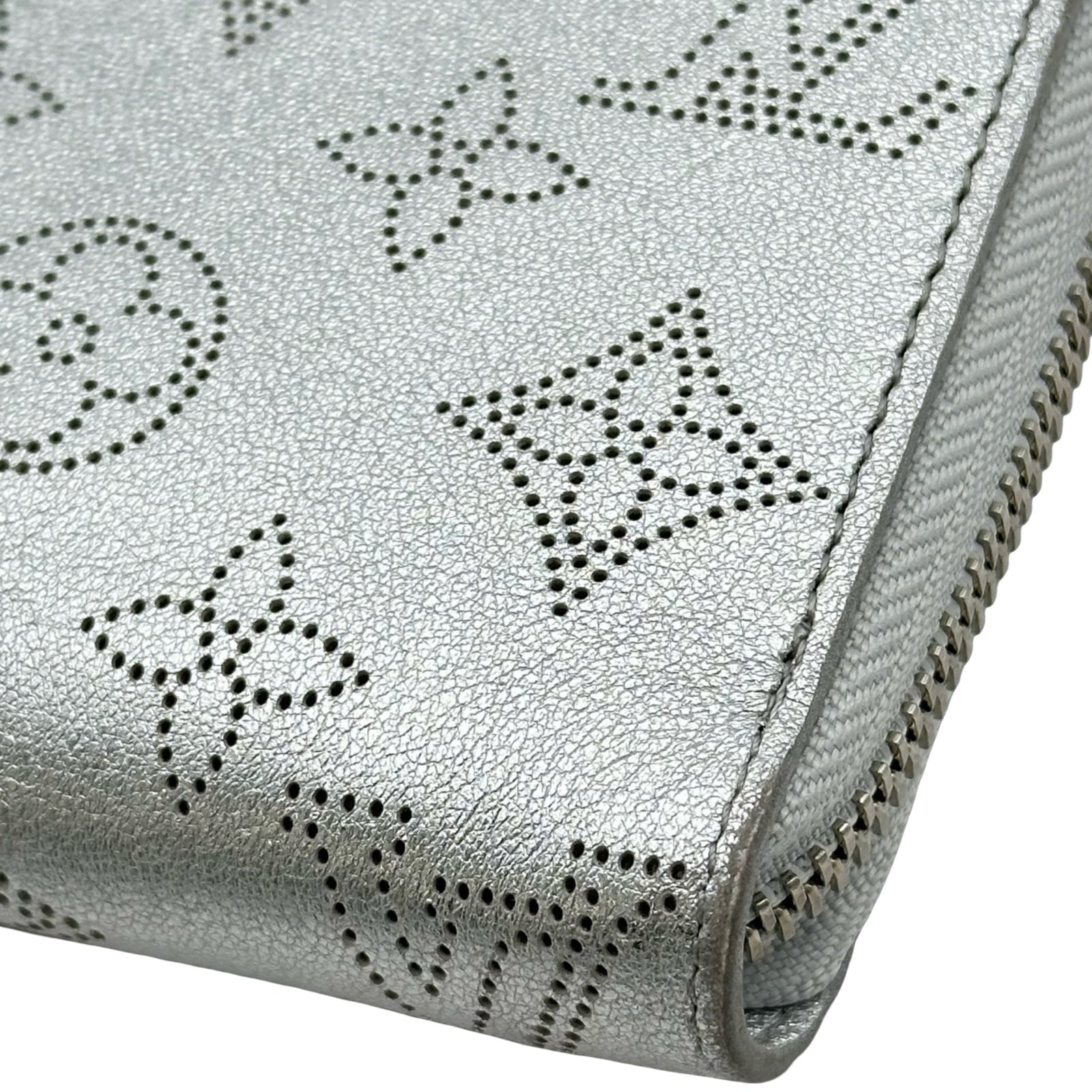 ルイ・ヴィトン LOUIS VUITTON ジッピー・ウォレット M26940 シルバー
