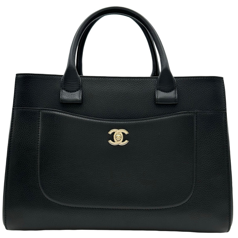 シャネル CHANEL ネオ エグゼクティブ トート A69930 24番台 ブラック