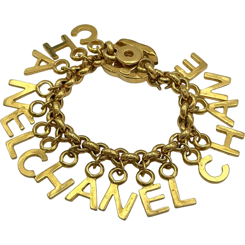 CHANEL ゴールドロゴブレスレット シャネル CHANEL ターンロックロゴブレスレット ゴールド メタル