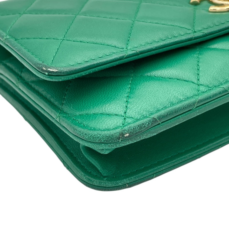 シャネル CHANEL トレンディCCチェーンウォレット A80982 30番台