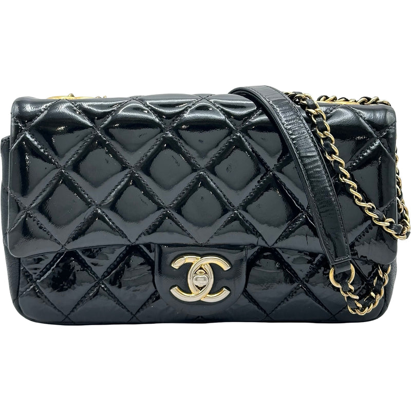 シャネル CHANEL マトラッセフラップチェーンショルダー 21番台