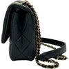 シャネル CHANEL マトラッセフラップチェーンショルダー 21番台 ブラック ゴールド金具 エナメル/レザー レディース ショルダーバッグ