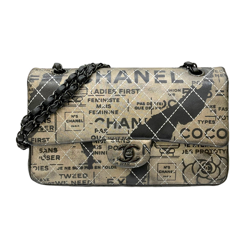 シャネル CHANEL ロゴプリント Wフラップ チェーンショルダーバッグ A01112 21番台 ブラック×ゴールド ブラック金具 レザー レディース ショルダーバッグ