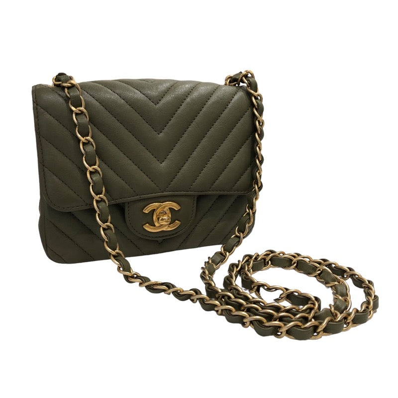 シャネル CHANEL ミニマトラッセ17 Vステッチ A35200 23番台 カーキ ゴールド金具 カーフレザー レディース チェーンショルダーバッグ