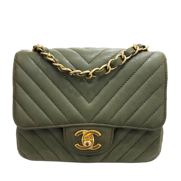 シャネル CHANEL ミニマトラッセ17 Vステッチ A35200 23番台 カーキ ゴールド金具 カーフレザー レディース チェーンショルダーバッグ
