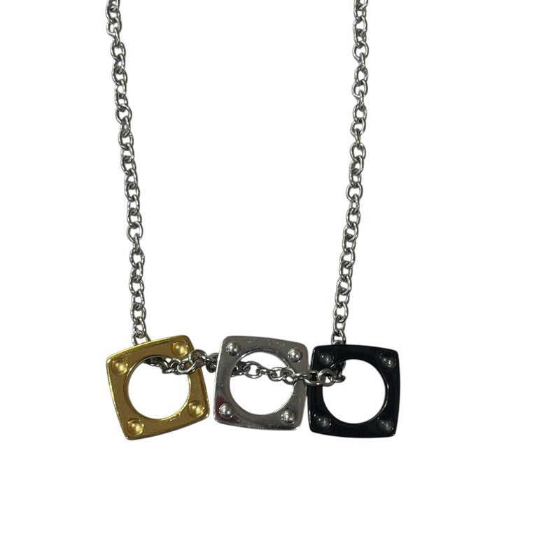 ルイ・ヴィトン LOUIS VUITTON ペンダント・モノグラムホールド ゴールド/ブラック/シルバー メタル ジュエリー