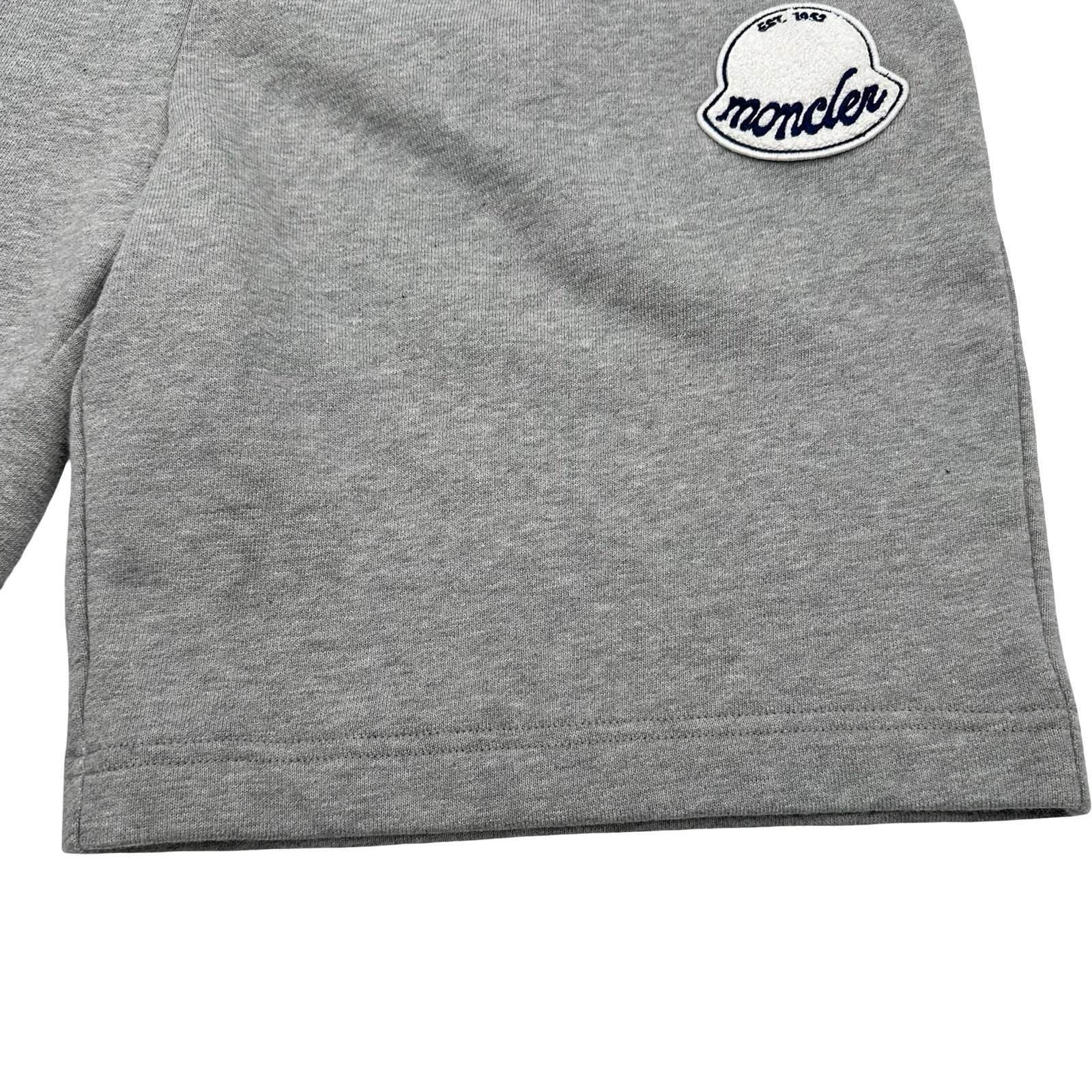 モンクレール MONCLER ロゴワッペンスウェットハーフパンツ グレー