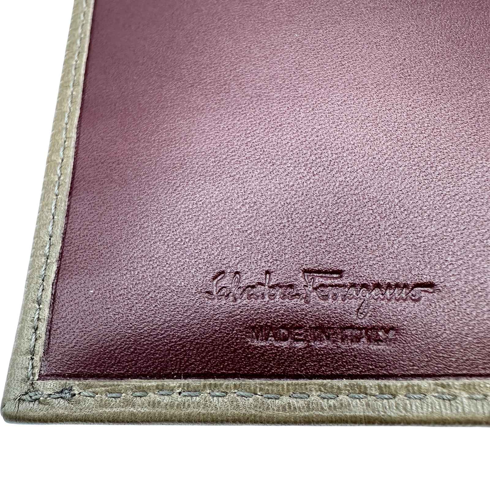 サルヴァトーレ・フェラガモ Salvatore Ferragamo 2つ折り長財布 モス