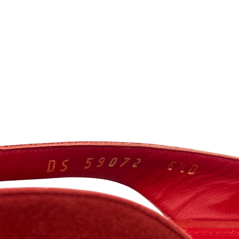 サルヴァトーレ・フェラガモ Salvatore Ferragamo ヴァラリボン