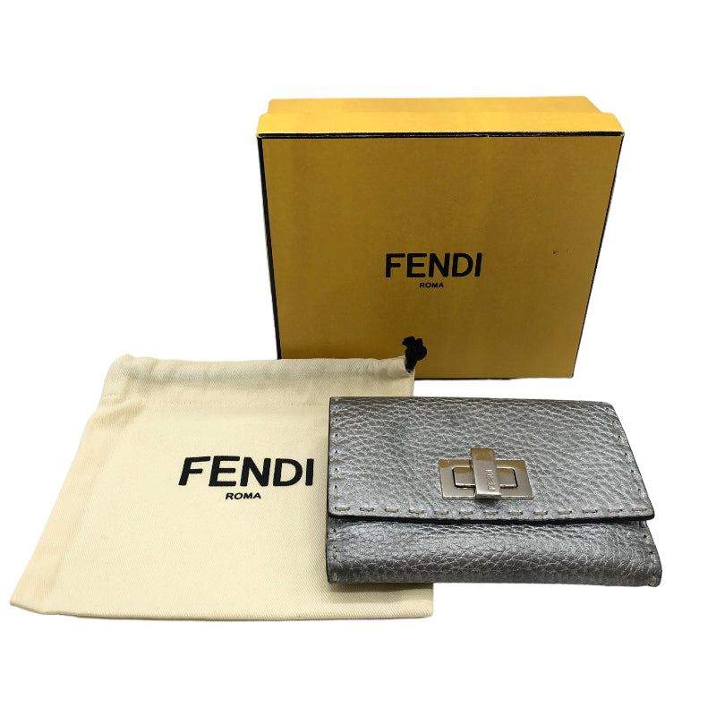 フェンディ FENDI セレリアミディアムウォレット ８M0359 シルバー レザー レディース 二つ折り財布