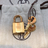 エルメス HERMES ピコタンロックPM W刻 ブラック　ゴールド金具 トリヨン レディース ハンドバッグ