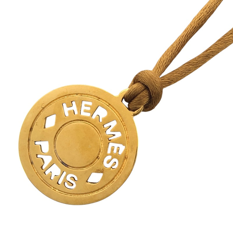 エルメス HERMES セリエペンダントネックレス ゴールド メタル エルメス HERMES セリエペンダントネックレス ゴールド メタル