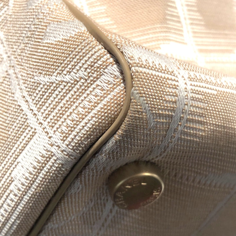 シャネル CHANEL ニュートラベルライントートMM A15991 ベージュ・ゴールド金具 ナイロン ナイロン・レザー レディース トートバッグ