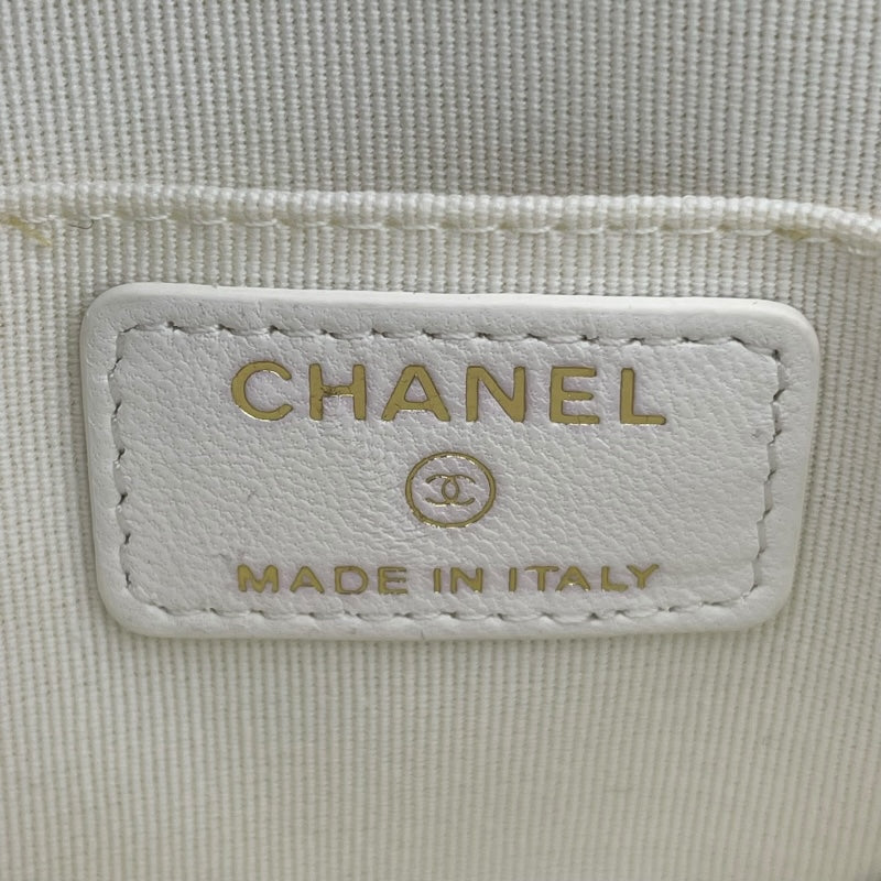 シャネル CHANEL カメリアポーチ 31番台 ホワイト　ゴールド金具 ラムスキン レディース ポーチ