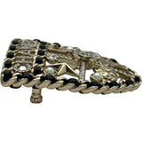 シャネル CHANEL ロゴエンブレムモチーフブローチ ブラック/ゴールド金具 メタル/パール/ラインストーン アクセサリー