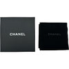 シャネル CHANEL ロゴエンブレムモチーフブローチ ブラック/ゴールド金具 メタル/パール/ラインストーン アクセサリー