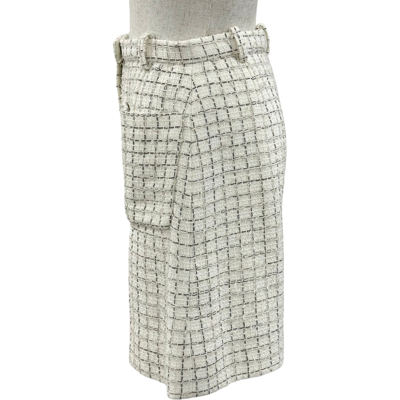 シャネル CHANEL マドモアゼルボタンツイード バミューダパンツ P79352