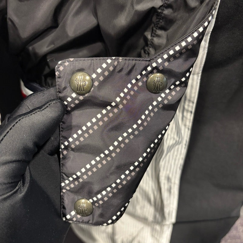 モンクレール MONCLER CHESTER ファーカラーロングダウンコート ブラック ナイロン メンズ その他アウター