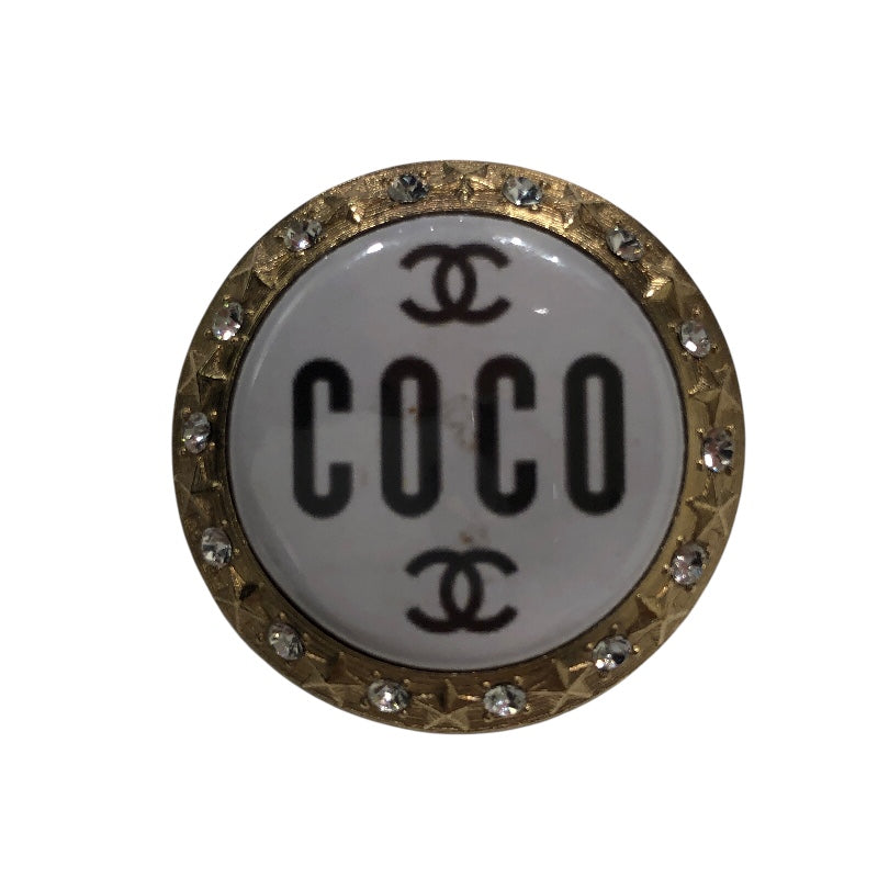 シャネル CHANEL ココマークブローチ　 ゴールド×ホワイト メッキ×プラスチック/ストーン アクセサリー