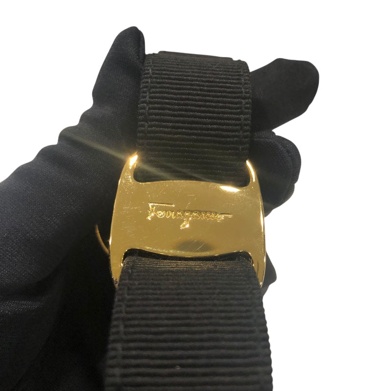 サルヴァトーレ・フェラガモ Salvatore Ferragamo ヴァラリボンキーホルダー ブラック レディース キーホルダー