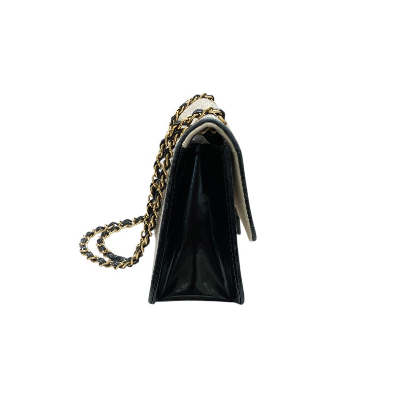 シャネル CHANEL キルティングチェーンショルダーバッグ アイボリー