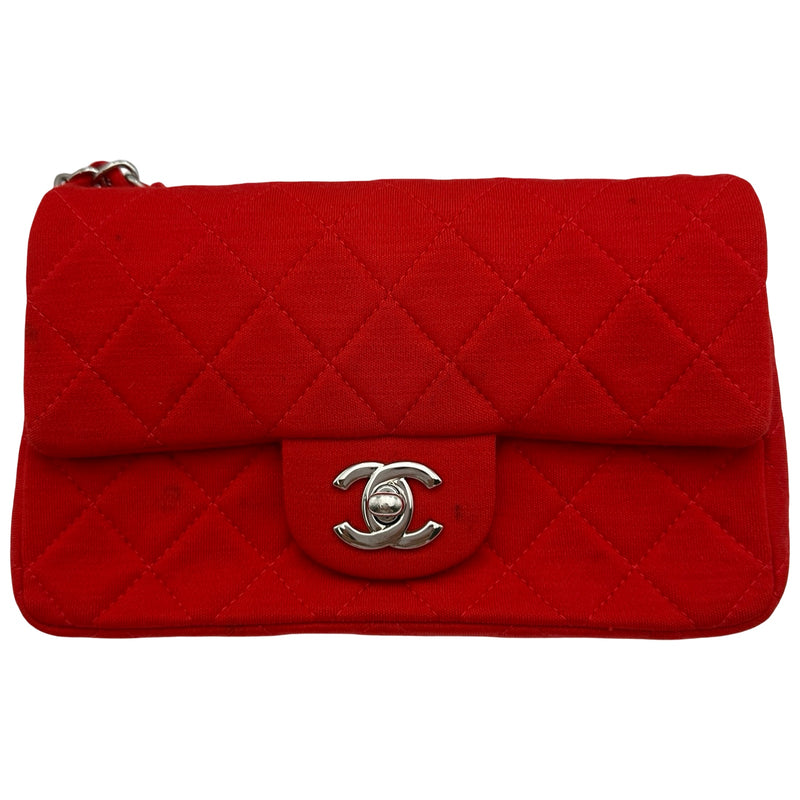 シャネル CHANEL ミニマトラッセ20 A69900 19番台 レッド シルバー金具 シャネル CHANEL ミニマトラッセ20 A69900 19番台 レッド シルバー金具
