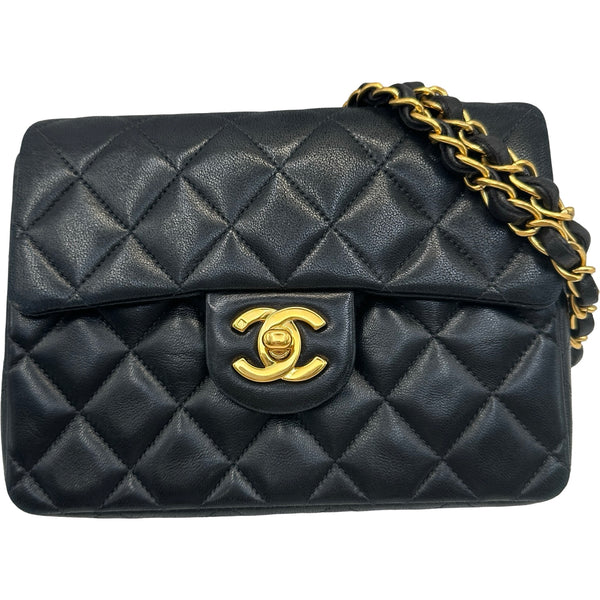 シャネル CHANEL ミニマトラッセ18 A01115 4番台 ブラック ラムスキン