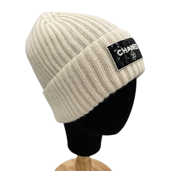シャネル CHANEL スパンコール装飾ロゴニットキャップ アイボリー カシミヤ ユニセックス その他ファッション雑貨