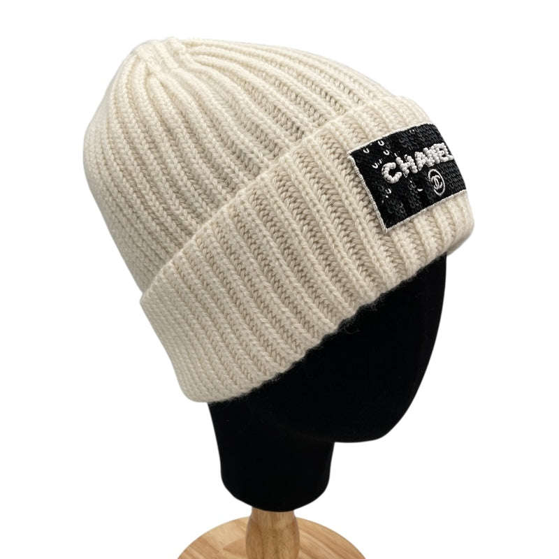 シャネル CHANEL スパンコール装飾ロゴニットキャップ アイボリー カシミヤ ユニセックス その他ファッション雑貨