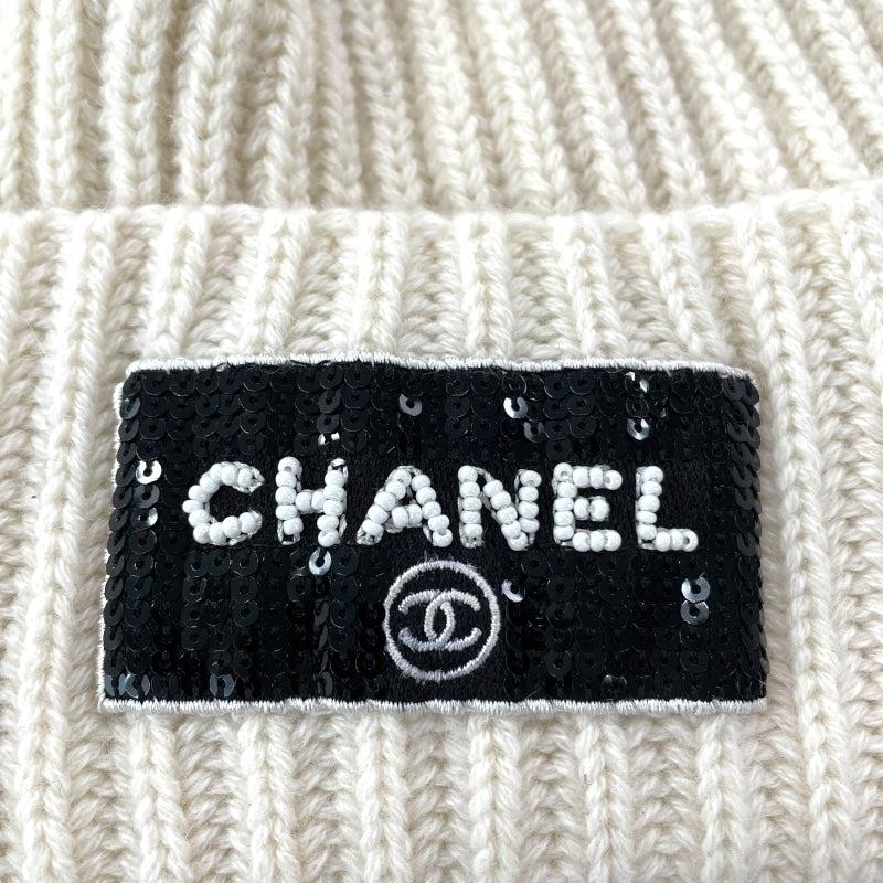 シャネル CHANEL スパンコール装飾ロゴニットキャップ アイボリー カシミヤ ユニセックス その他ファッション雑貨