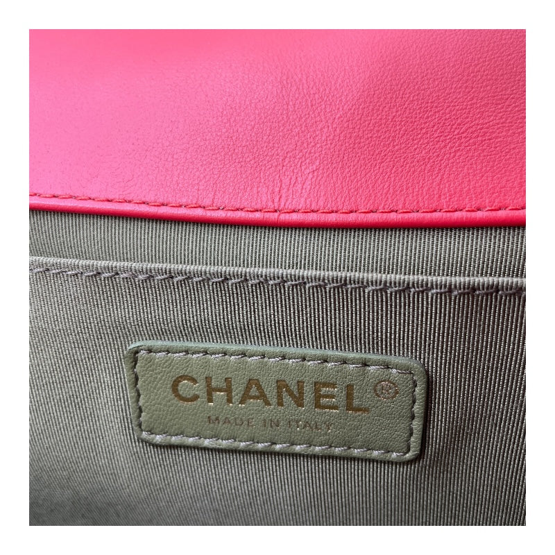 シャネル CHANEL ボーイシャネル25 A67086 23番台 ルージュ系 GD金具 ラムスキン レディース ショルダーバッグ