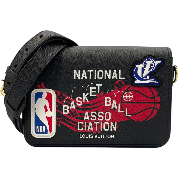 ルイ・ヴィトン LOUIS VUITTON NBAコラボ ステュディオ メッセンジャーバッグ M58498 ブラック モノグラム ・アンプラント レディース ショルダーバッグ